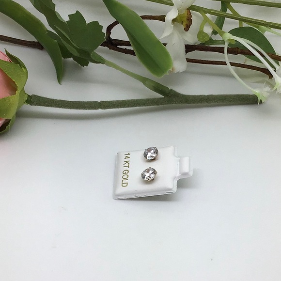 Solid 14Karat Yellow  6mm Martini Set Cz  Earring - Picture 3 of 7